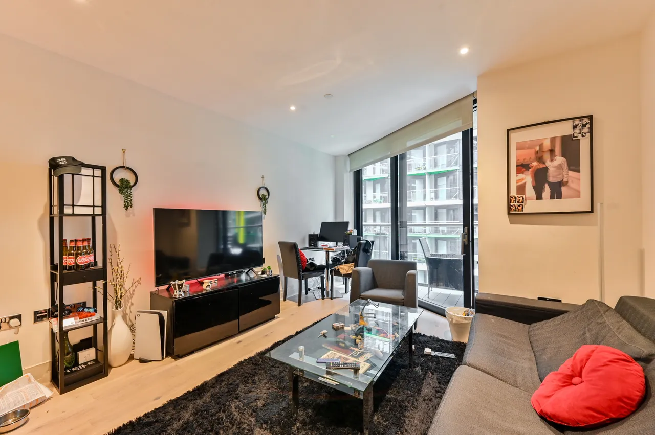 Flat 32, 3 Riverlight Quay, London, photo 4