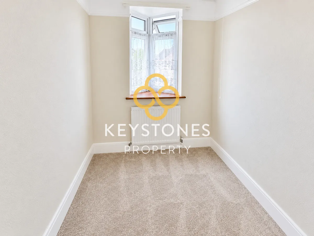 Radnor Crescent, Ilford, IG4, photo 7