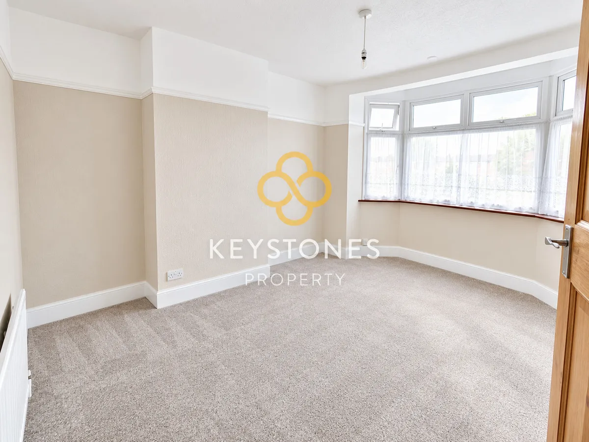 Radnor Crescent, Ilford, IG4, photo 5