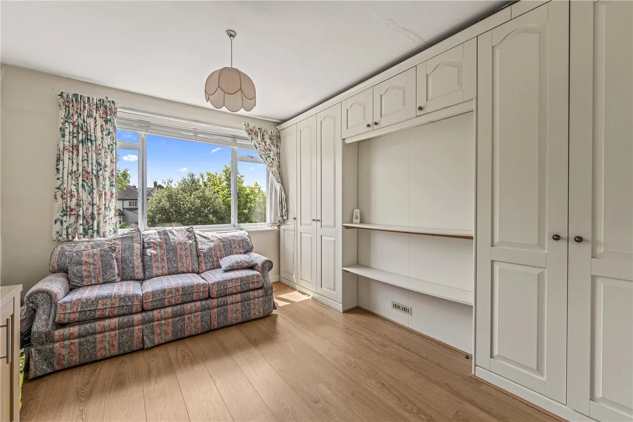 Montrose Avenue, Twickenham, TW2 6HG, photo 7