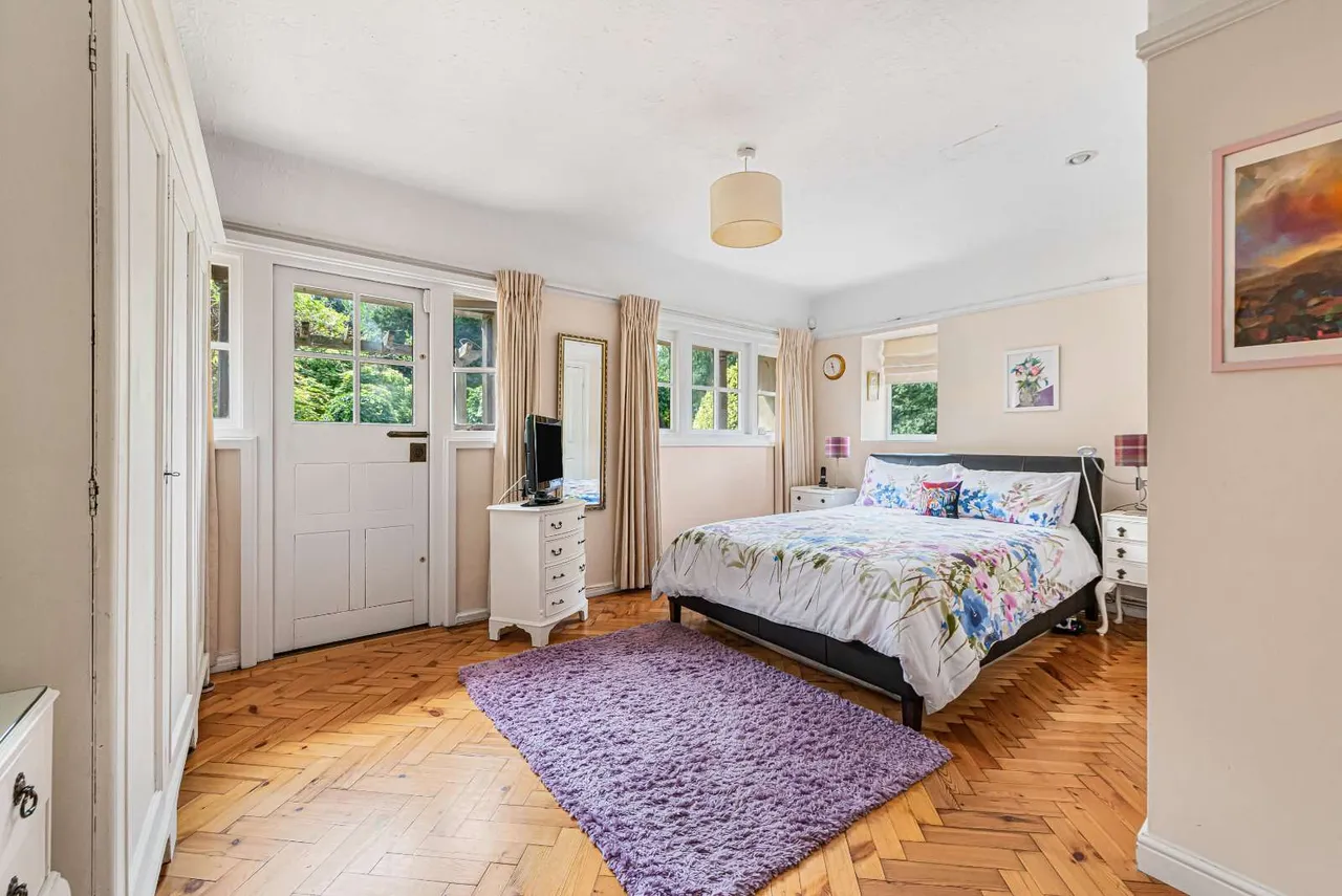 London Road, Felbridge, East Grinstead, Surrey, RH19 2RA, photo 9