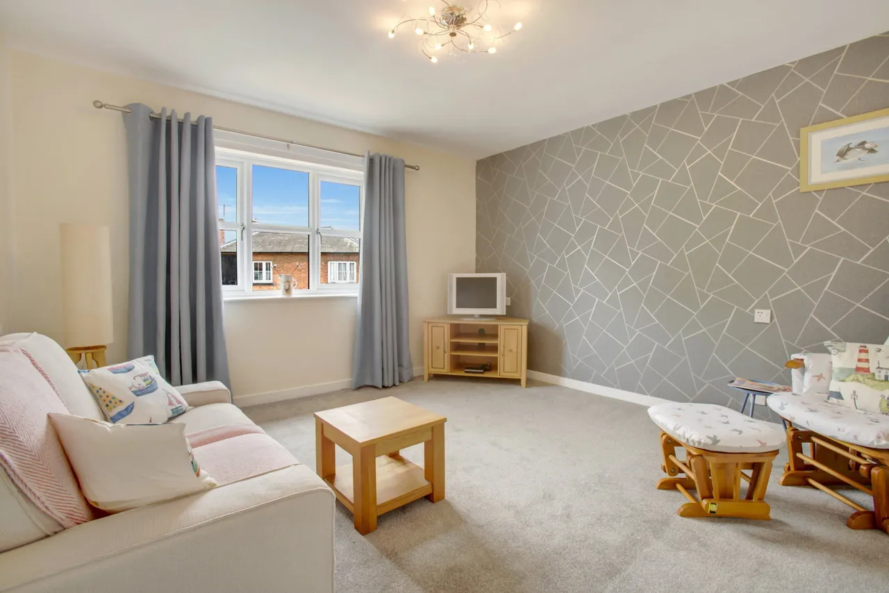 The Chestnuts, Radcliffe on Trent, NG12, photo 3