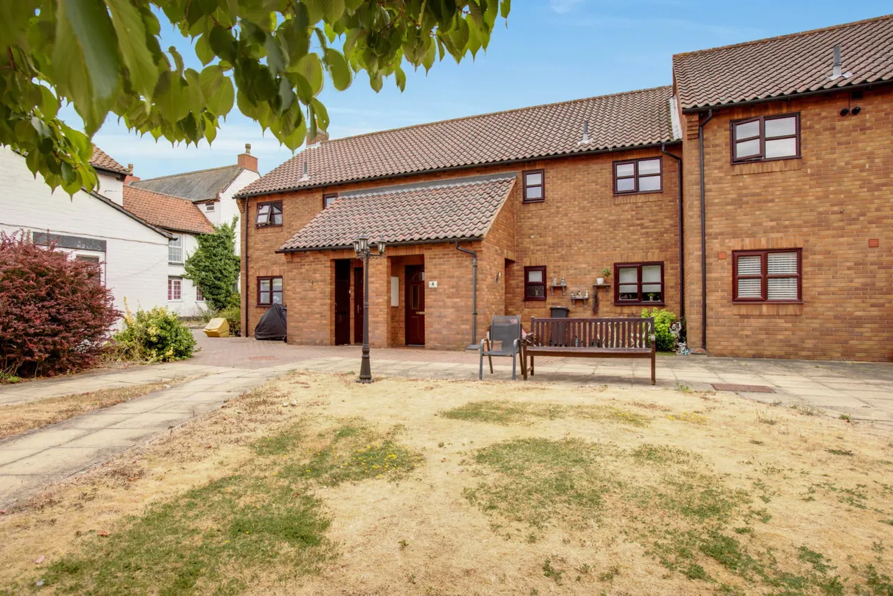 The Chestnuts, Radcliffe on Trent, NG12, photo 9