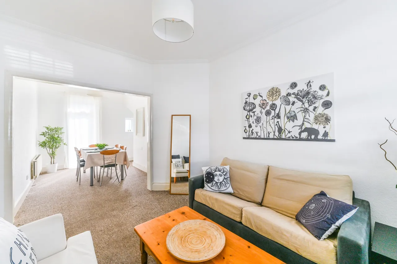8 Cowper Avenue, Sutton, photo 5