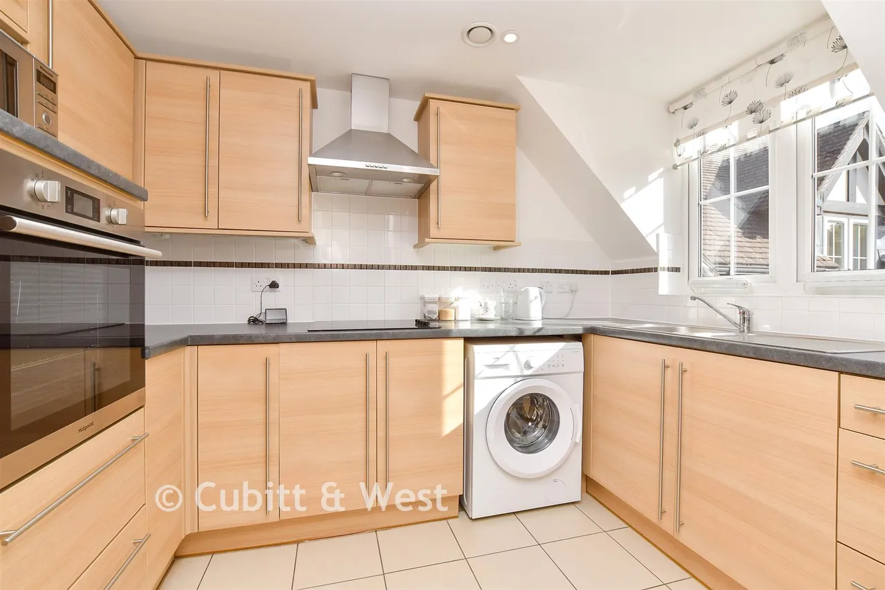 Waterloo Road, Epsom, KT19, photo 4