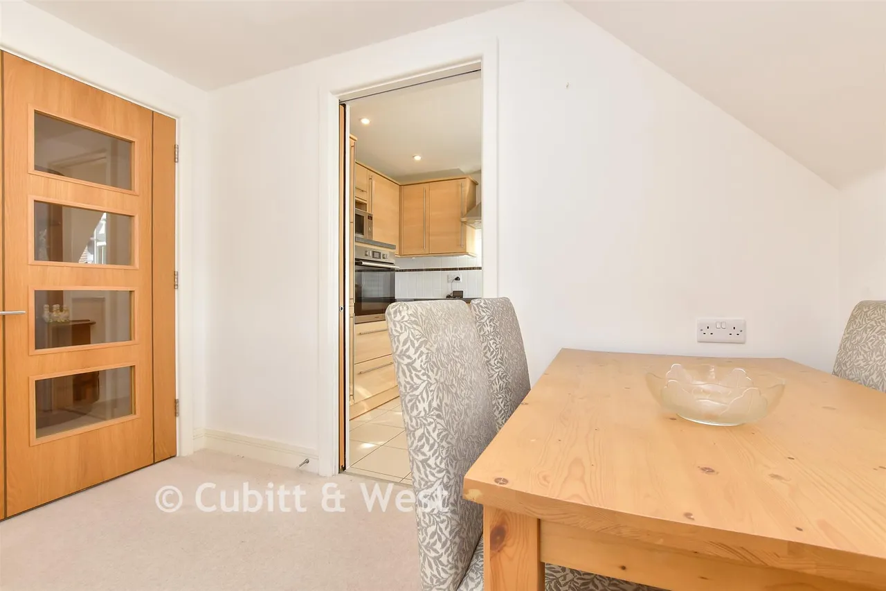 Waterloo Road, Epsom, KT19, photo 7