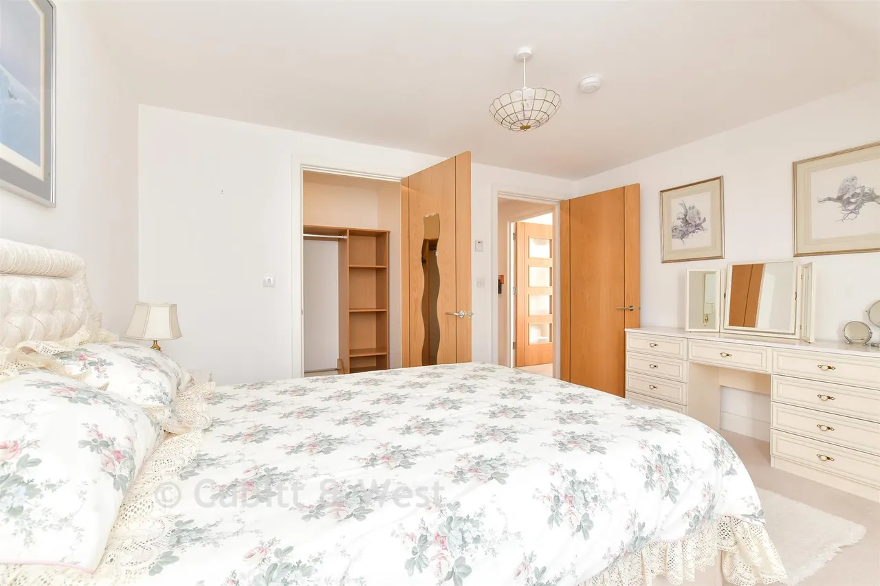 Waterloo Road, Epsom, KT19, photo 3