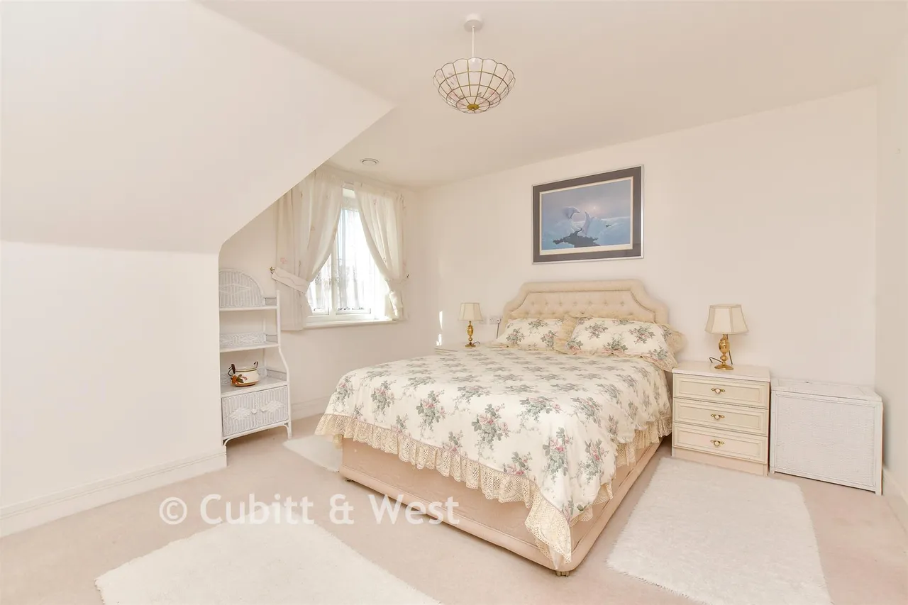 Waterloo Road, Epsom, KT19, photo 9