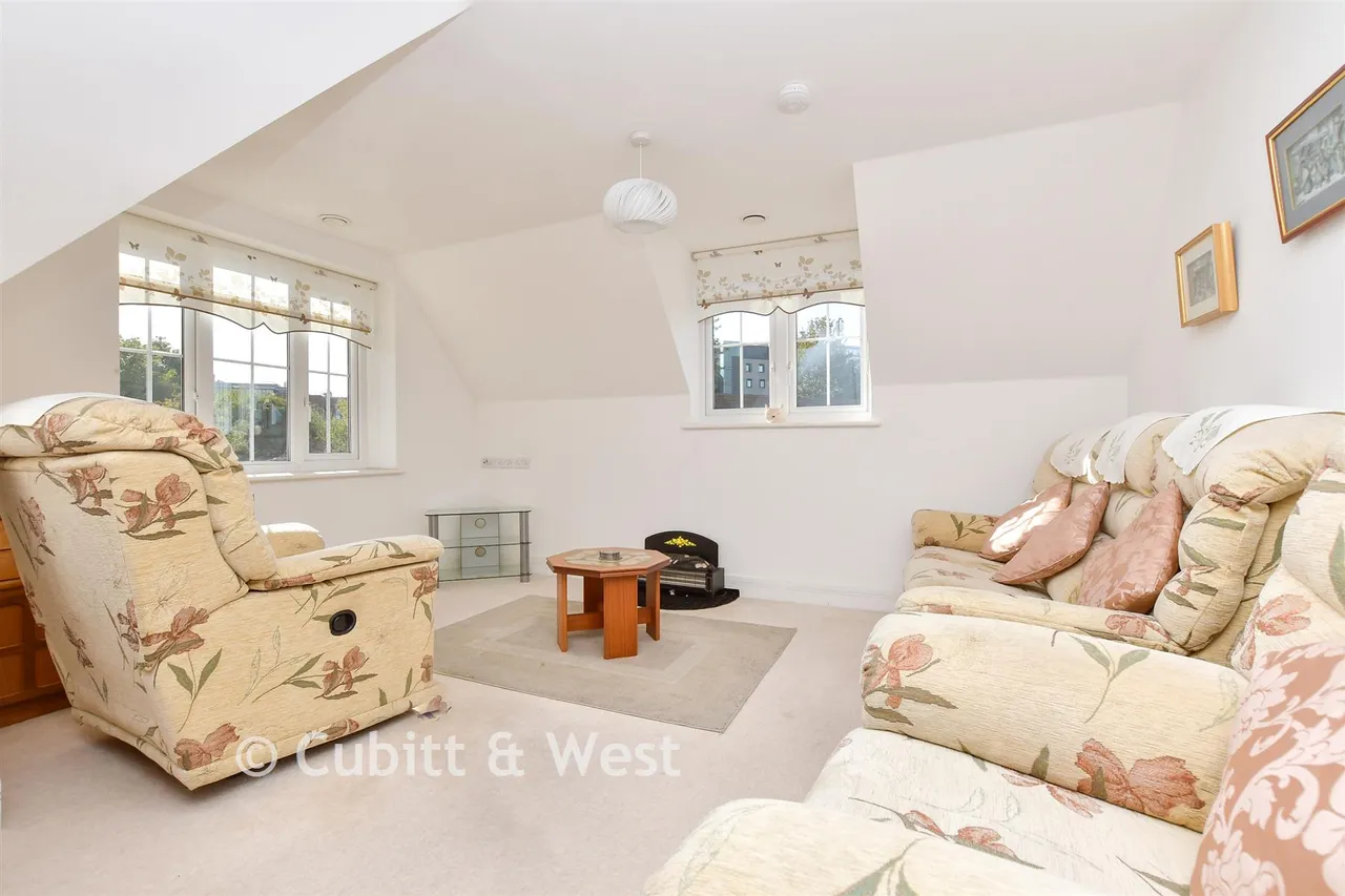Waterloo Road, Epsom, KT19, photo 2
