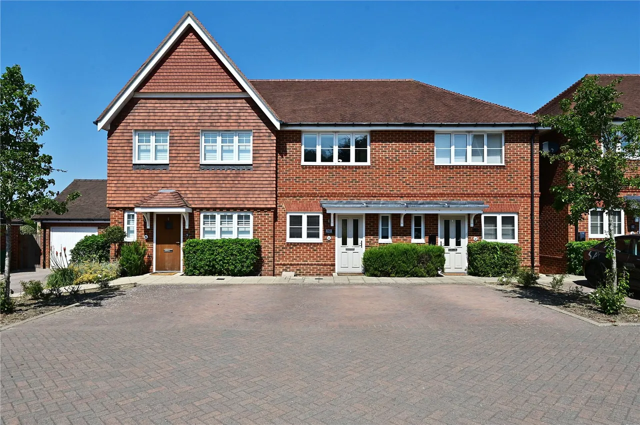 Vyne Walk, Ash, Guildford, Surrey, GU12 6FH, photo 13