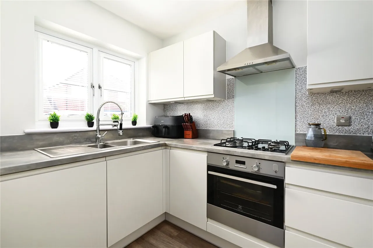 Vyne Walk, Ash, Guildford, Surrey, GU12 6FH, photo 3