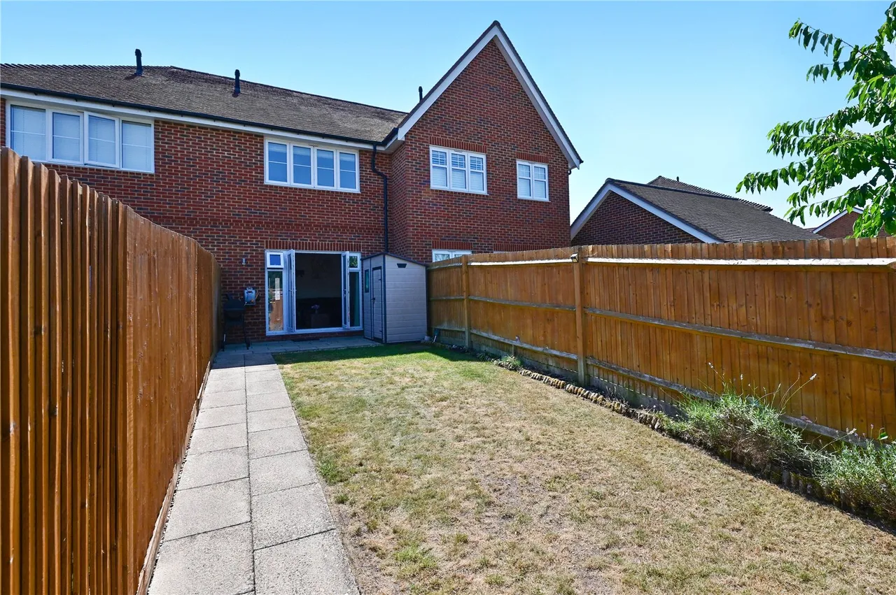 Vyne Walk, Ash, Guildford, Surrey, GU12 6FH, photo 6