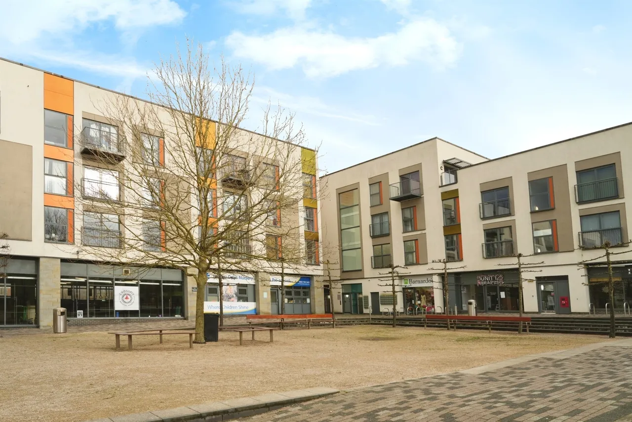 1 bed flat for sale — Long Down Avenue, Bristol