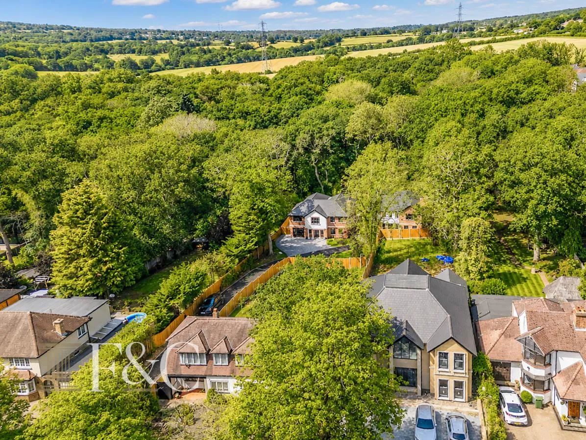 Private Road, Cuffley Hill, photo 33