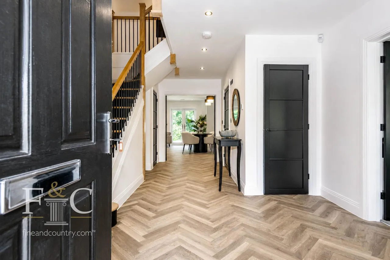 Private Road, Cuffley Hill, photo 3