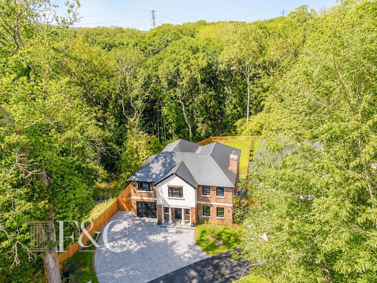 Private Road, Cuffley Hill, photo 2