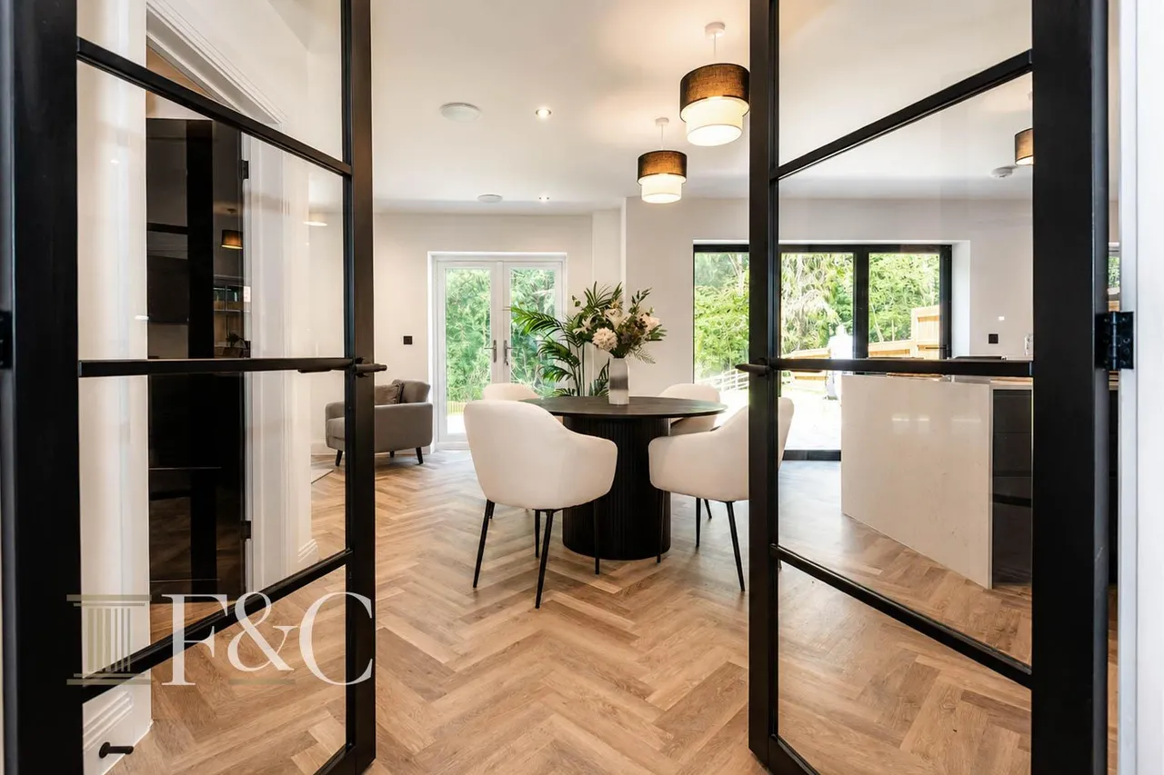 Private Road, Cuffley Hill, photo 6