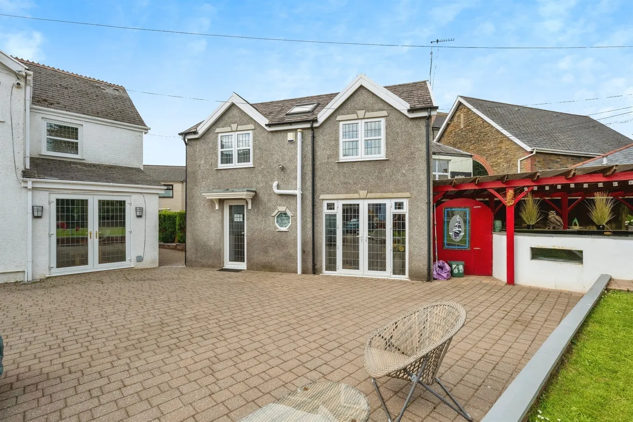 St. Teilo Street, Swansea, SA4, photo 3
