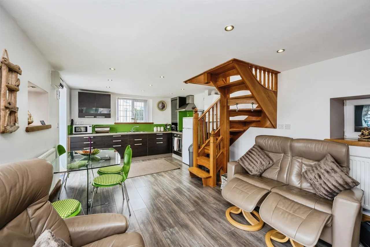 St. Teilo Street, Swansea, SA4, photo 29