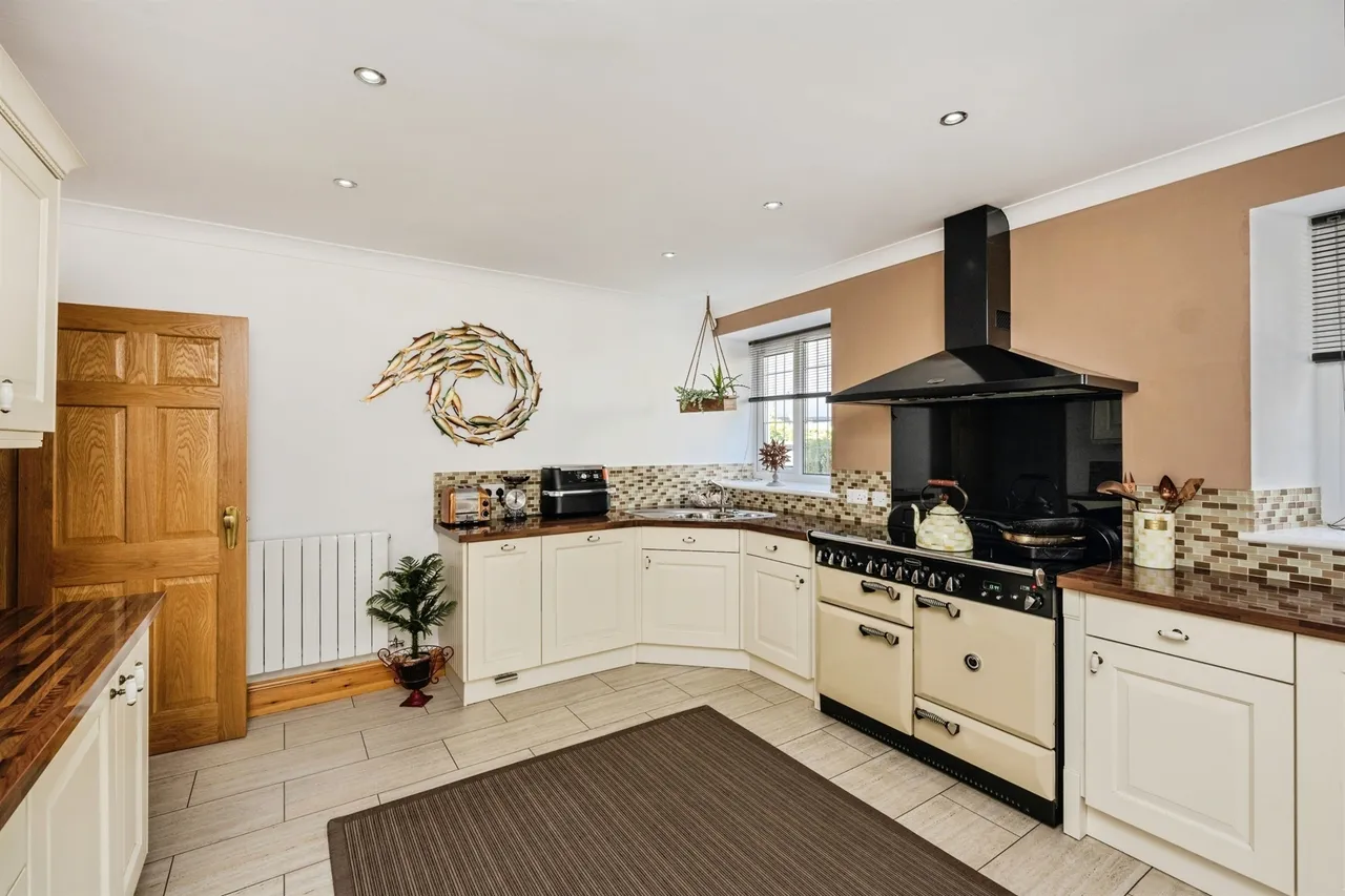 St. Teilo Street, Swansea, SA4, photo 10