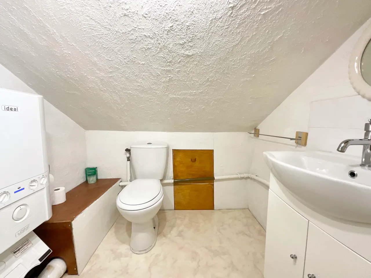 Back Lane, Hixon, ST18, photo 11