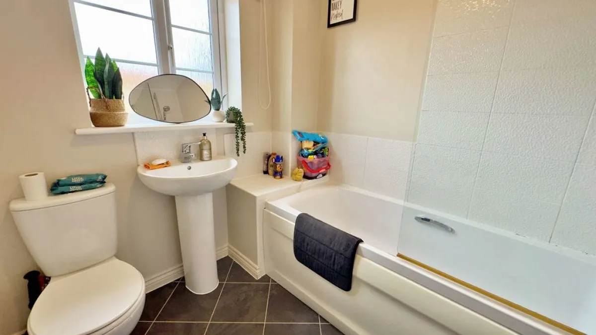 Poppy Road, Witham St. Hughs, photo 9