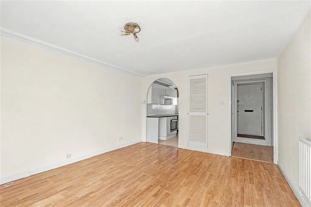 Sandalwood Road, Feltham, TW13, photo 4