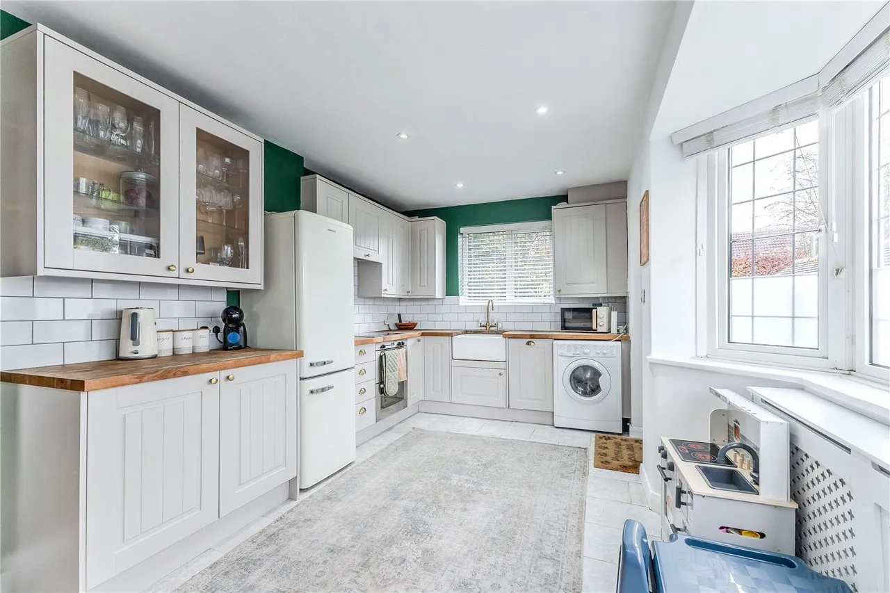 King Lane, Leeds, LS17, photo 2