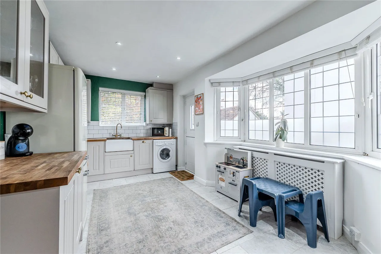 King Lane, Leeds, LS17, photo 13