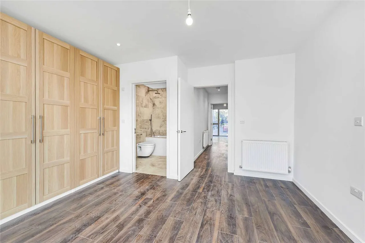 Ronian Villas, Elm Grove, Wimbledon, London, SW19 4ES, photo 7