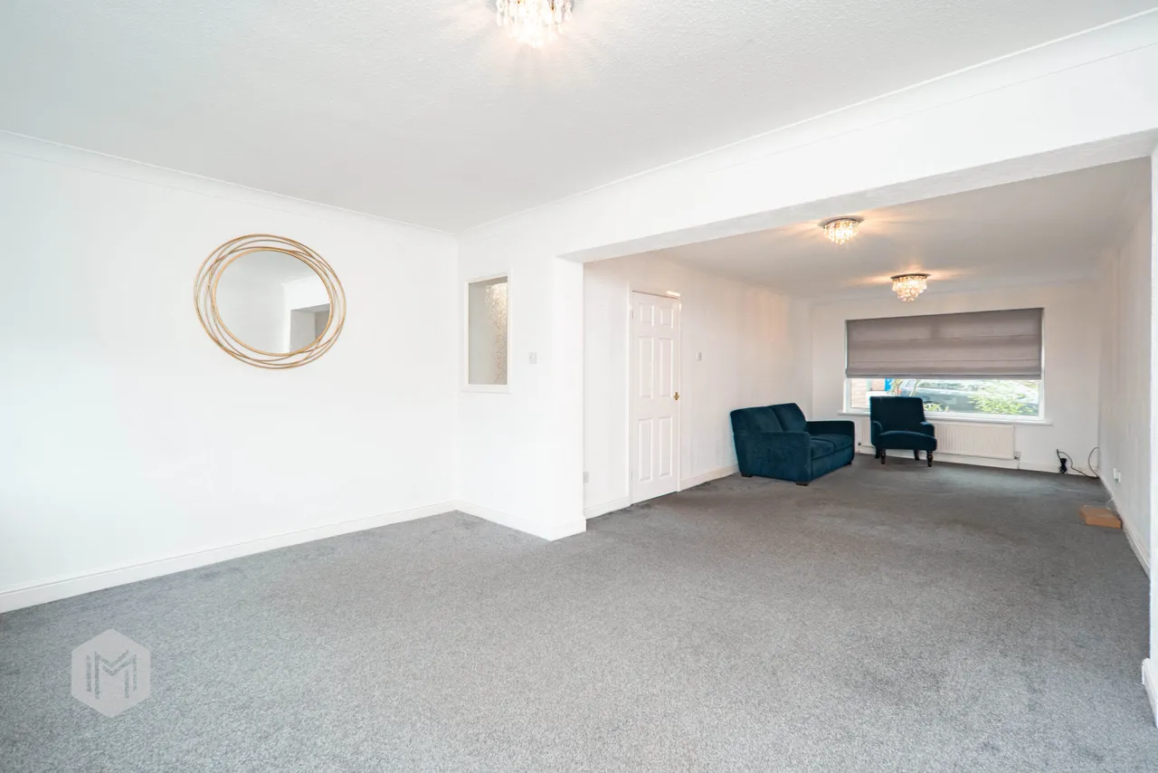 Rollesby Close, Bury, BL8 1EW, photo 2