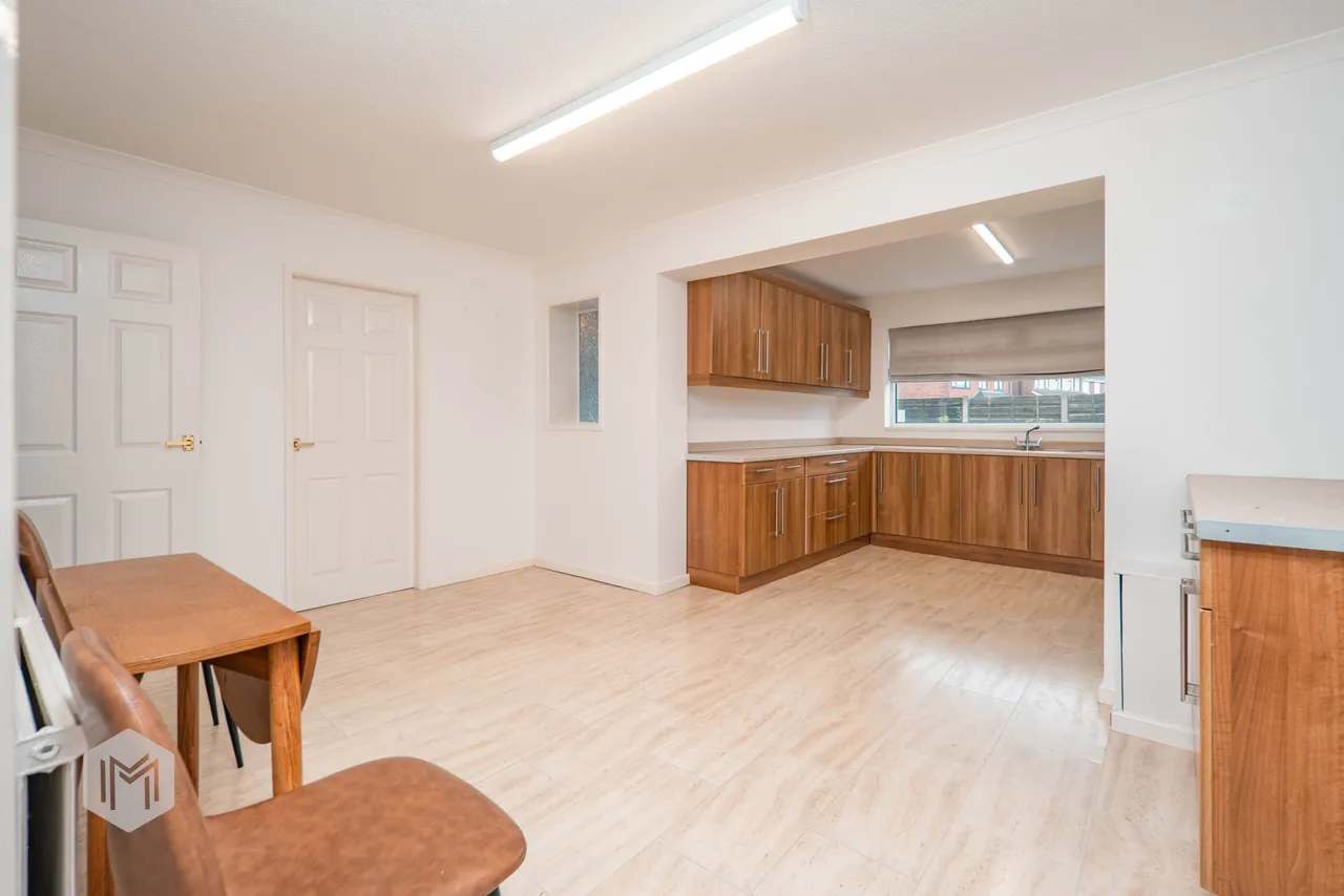 Rollesby Close, Bury, BL8 1EW, photo 6