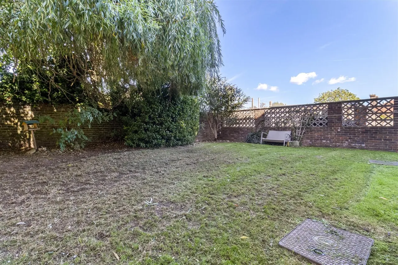 Chesswood Road, Worthing, photo 9