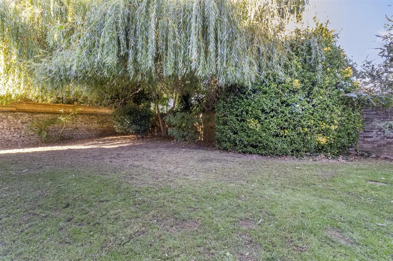 Chesswood Road, Worthing, photo 8