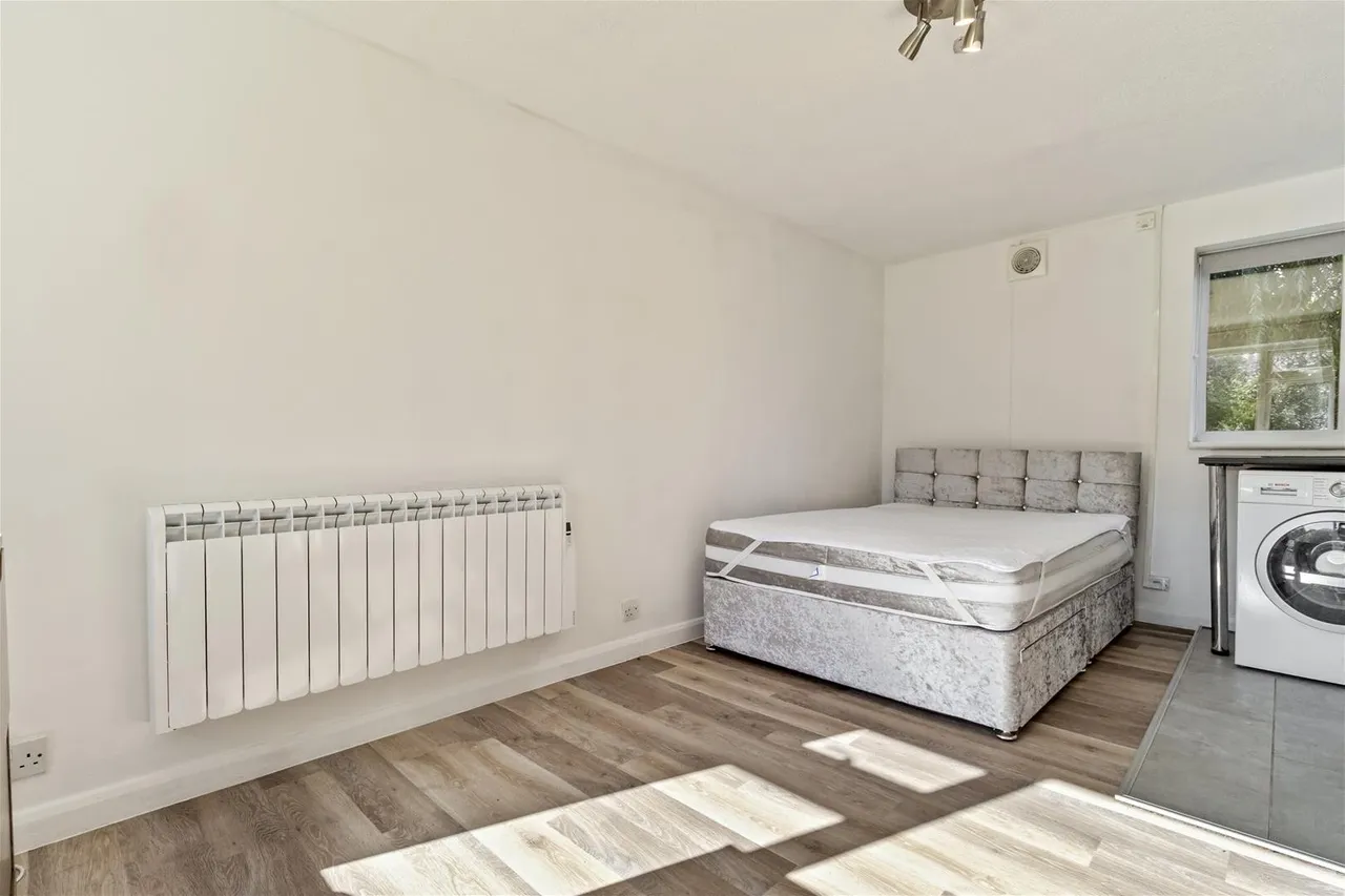 Chesswood Road, Worthing, photo 3