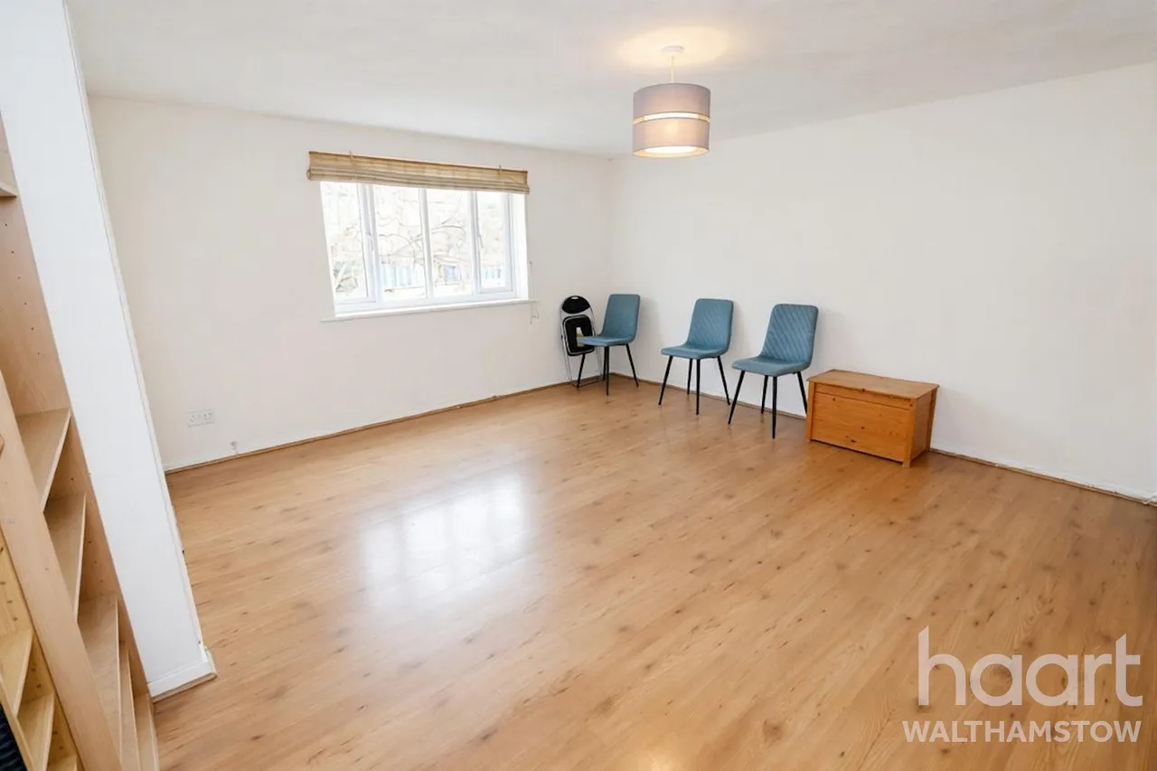 E17. Gillards Mews, E17, photo 3
