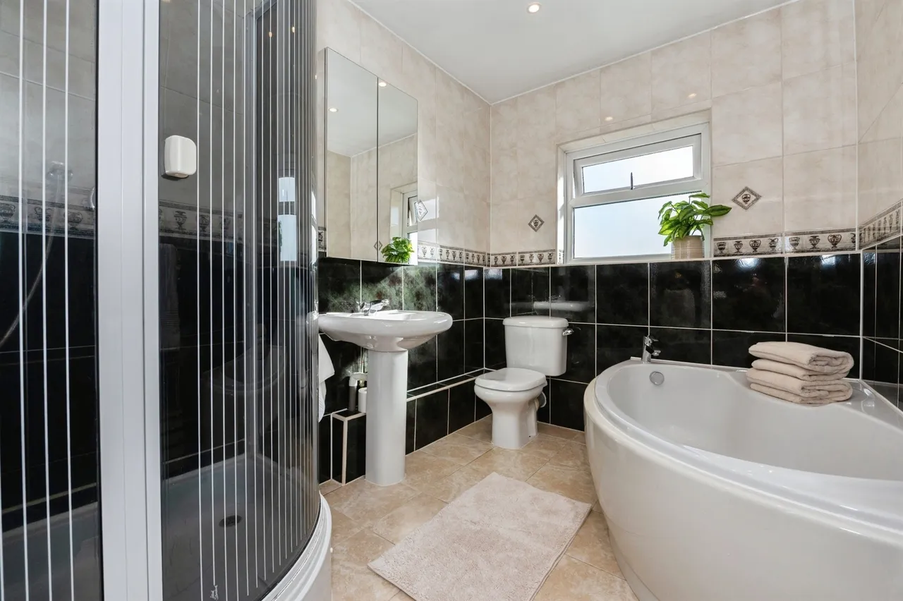 Buxton Road, Grays, RM16, photo 15