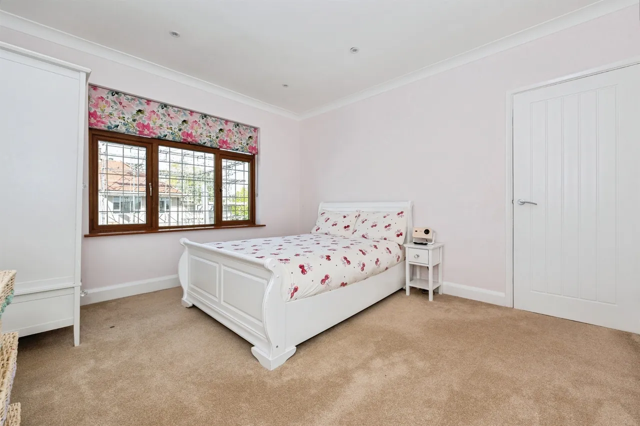 Buxton Road, Grays, RM16, photo 13