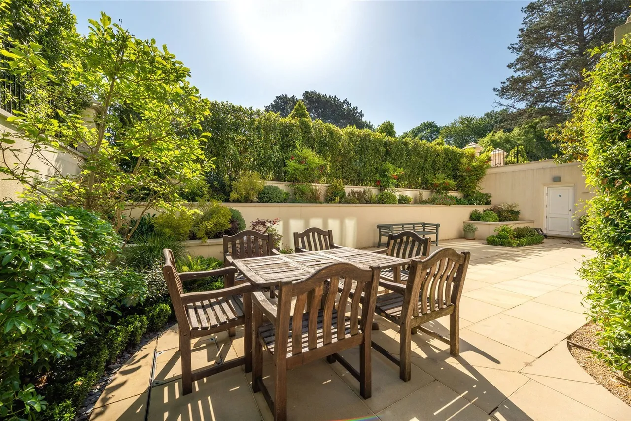 Westcott Road, Dorking, RH4, photo 9