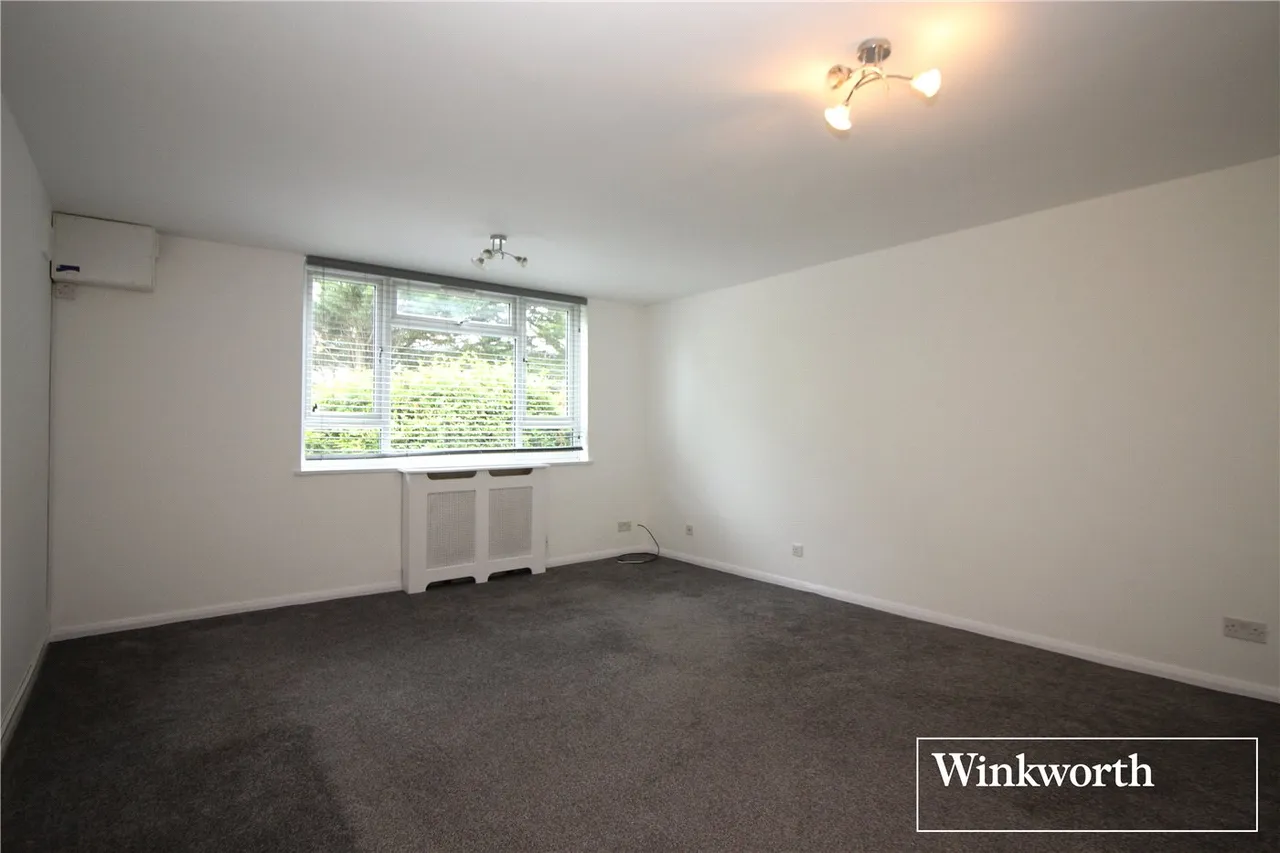 Holt Close, Elstree, Borehamwood, Hertfordshire, WD6, photo 5