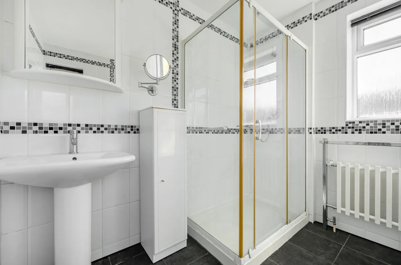 Junction Road, Lightwater, Surrey, GU18 5TQ, photo 10