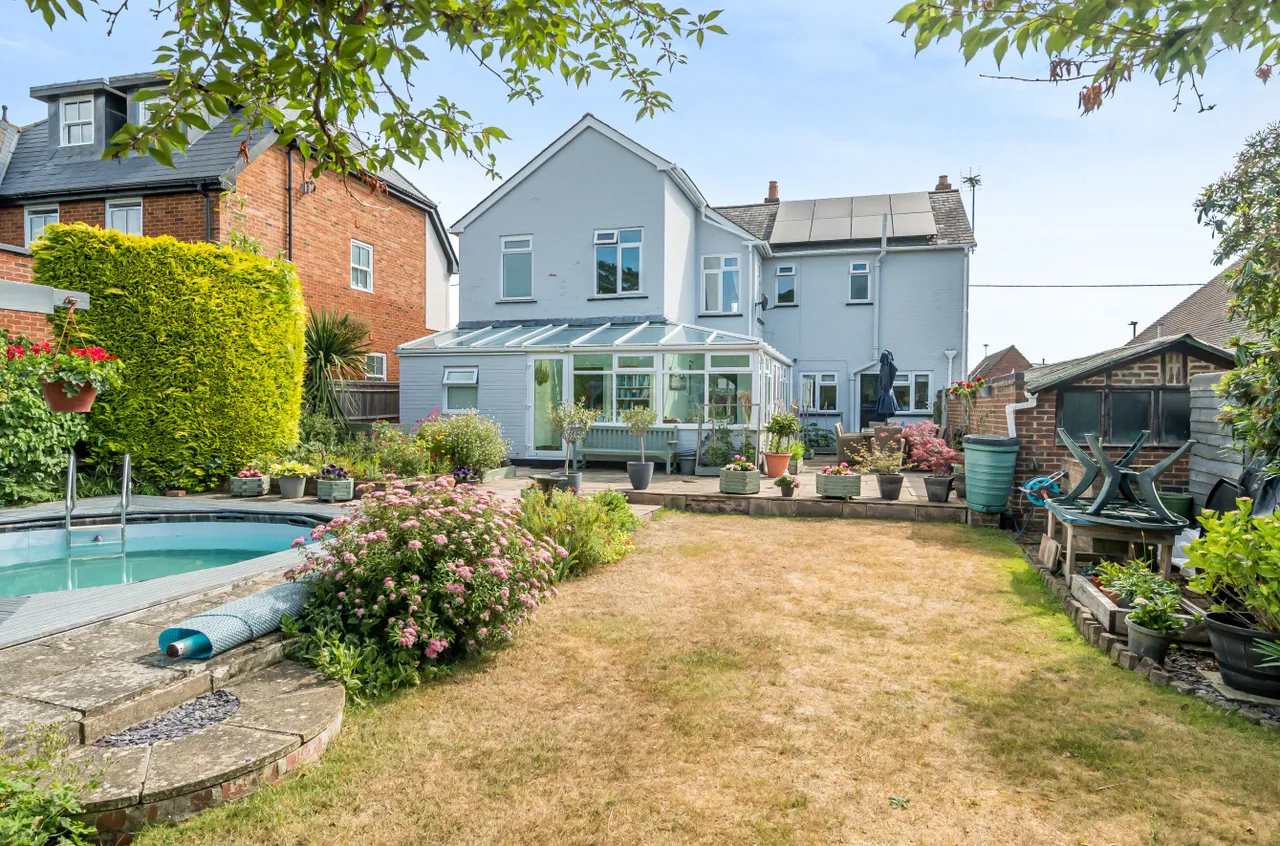 5 bed house for sale — Junction Road, Lightwater, Surrey, GU18 5TQ