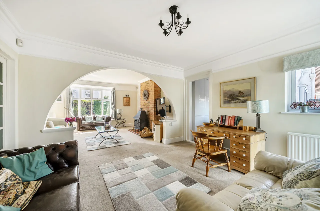 Junction Road, Lightwater, Surrey, GU18 5TQ, photo 4