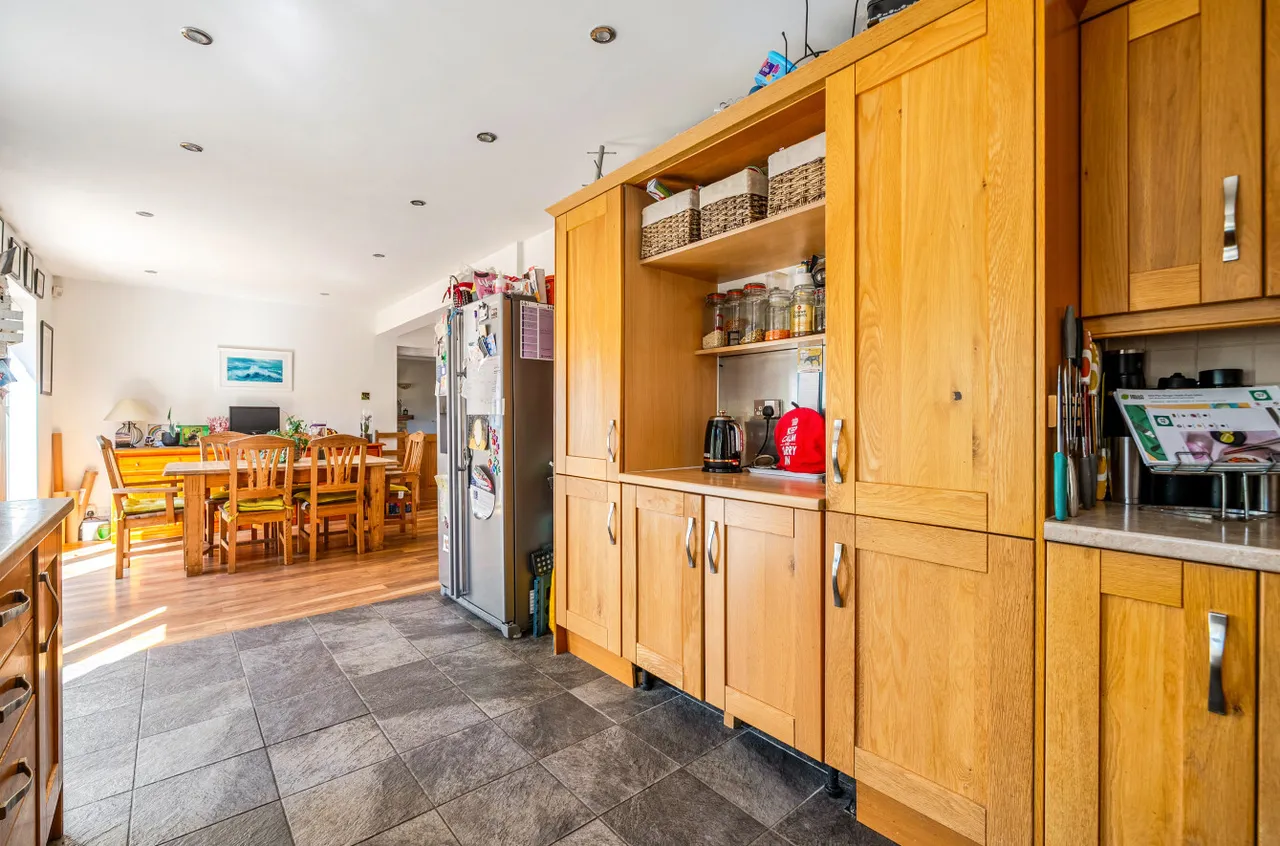 Bateman Grove, Ash, GU12, photo 5