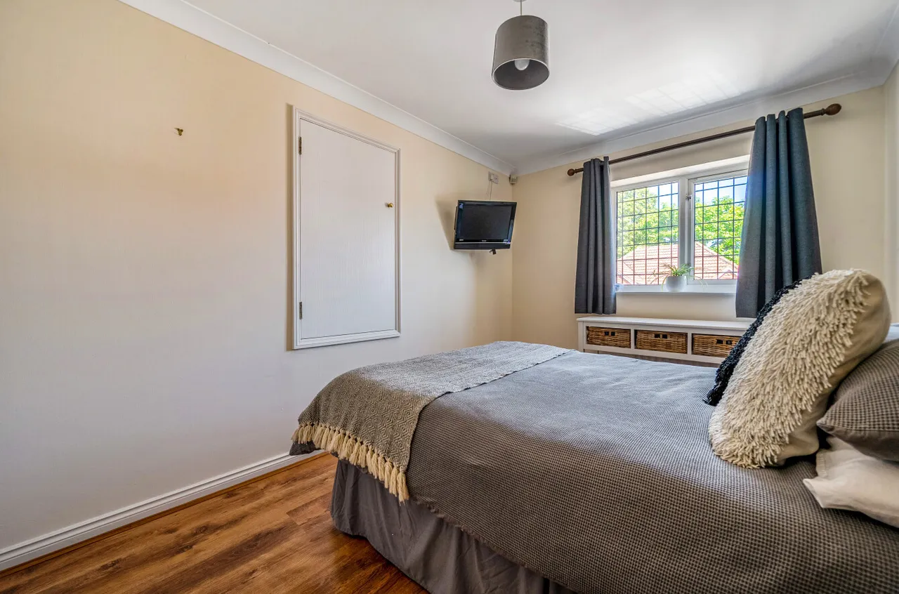 Bateman Grove, Ash, GU12, photo 13