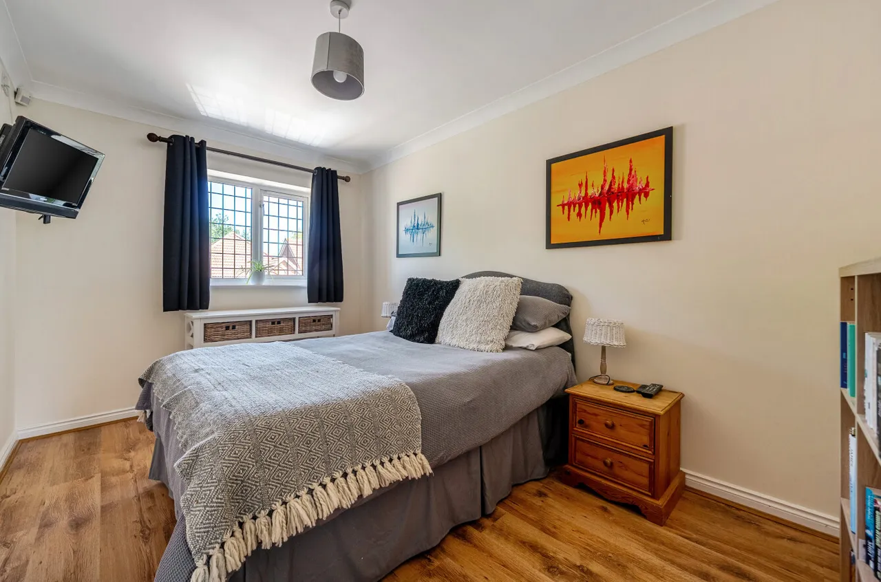 Bateman Grove, Ash, GU12, photo 12