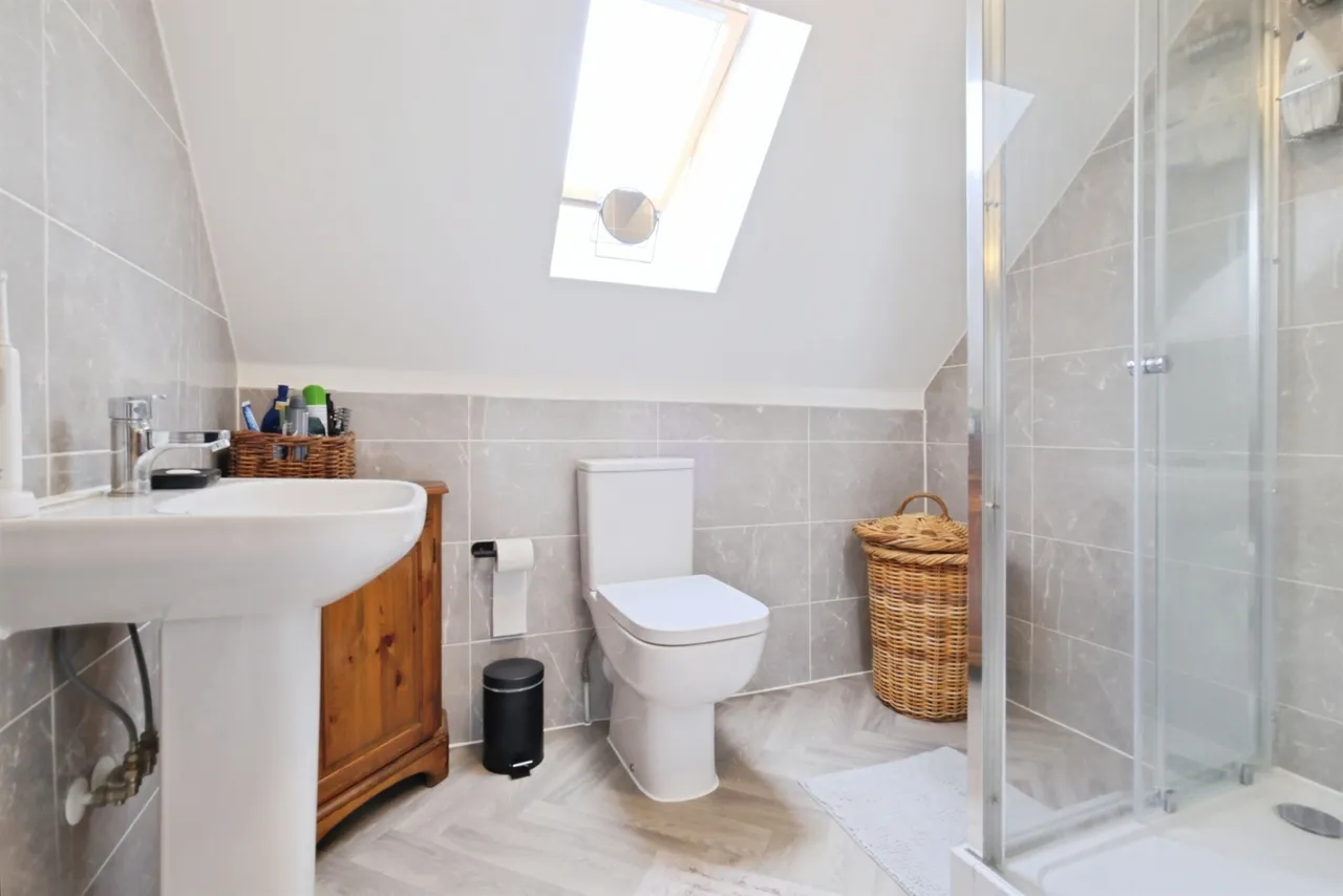 Adlam Way, Salisbury, SP2, photo 9