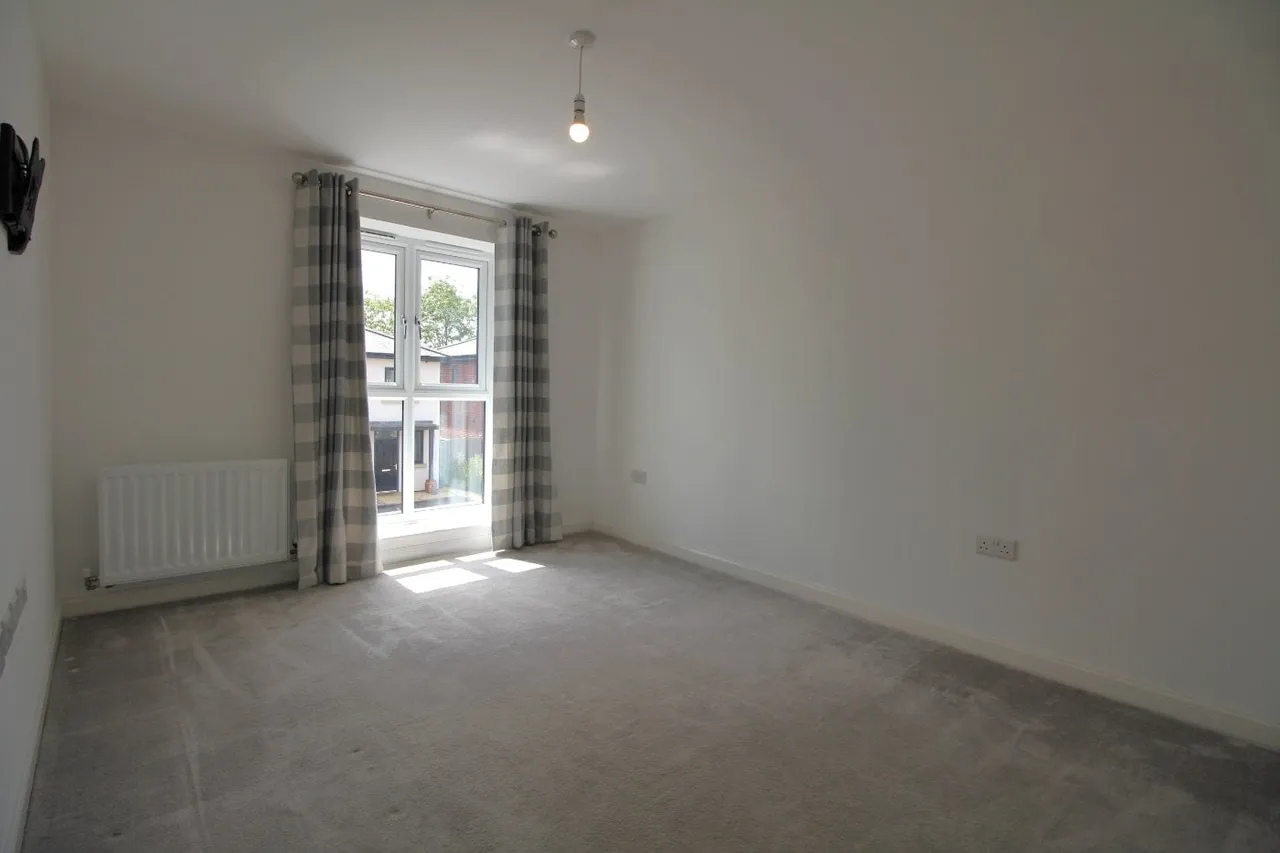 Broad Acre Road, Cheltenham, Gloucestershire, GL52, photo 7