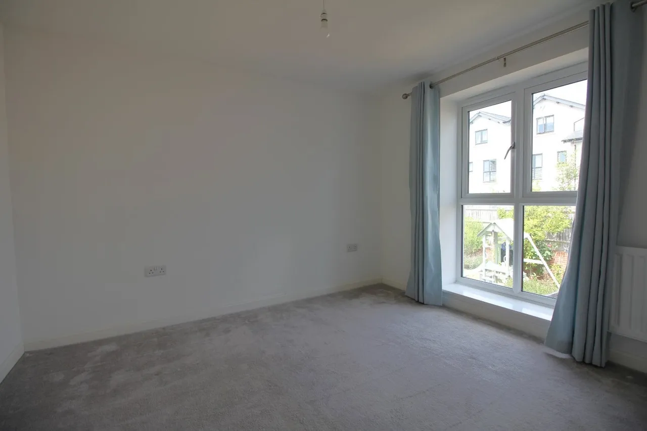 Broad Acre Road, Cheltenham, Gloucestershire, GL52, photo 12