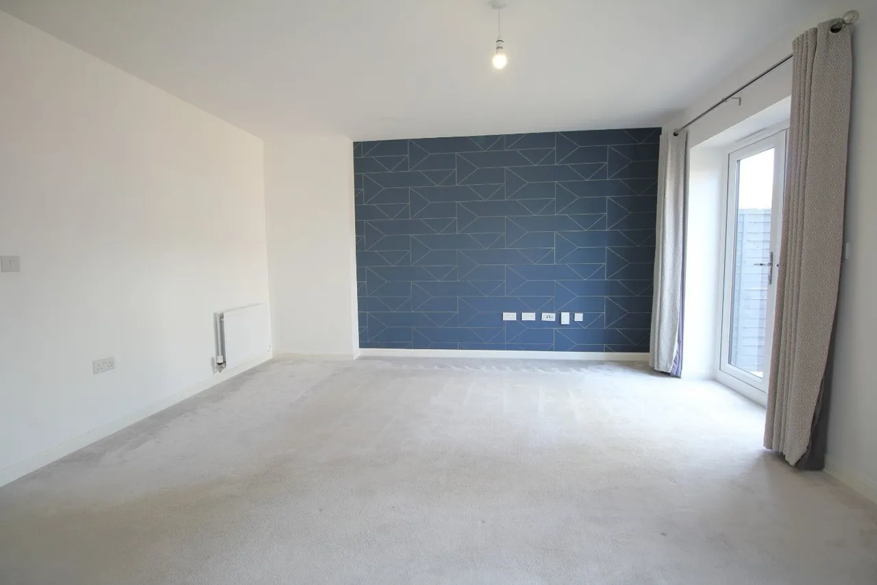 Broad Acre Road, Cheltenham, Gloucestershire, GL52, photo 5